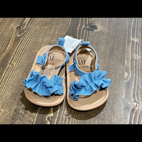 Baby Gap sandals - Picture 2 of 3